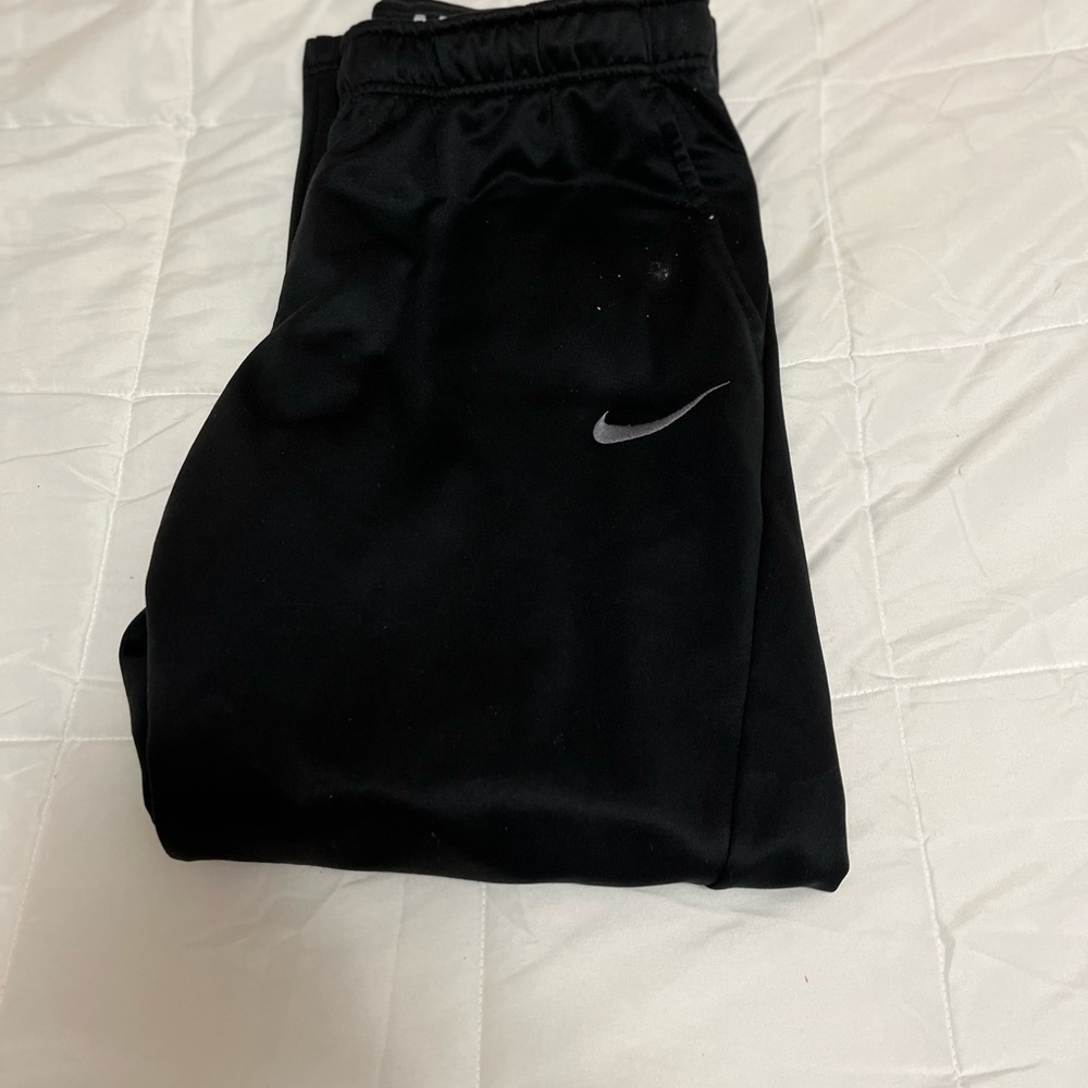 Black Nike sweat pants